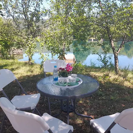 Maatoug Appartement Bihać